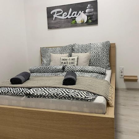 Forint Apartmanok Мишкольц Экстерьер фото